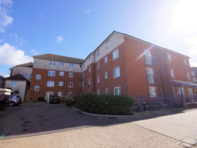 Flat for sale in Lee-on-the-Solent, Middlecroft