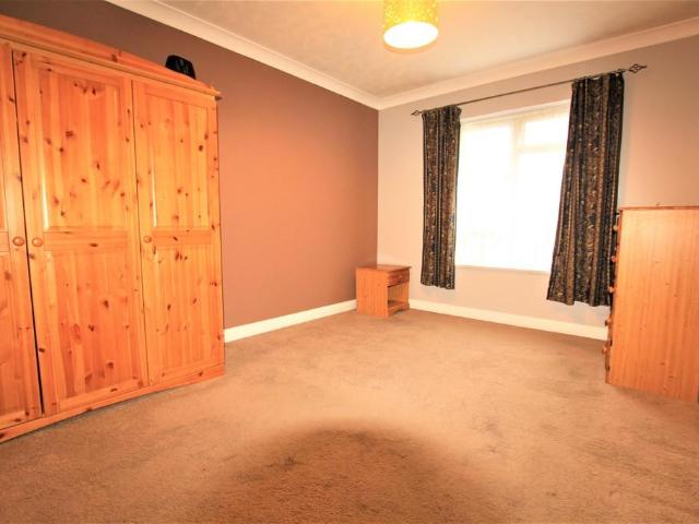 Flat for sale in Bray Wick, Maidenhead