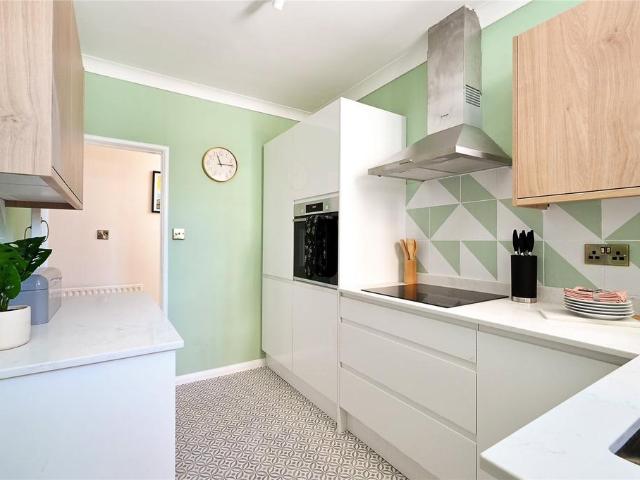 Flat for sale in Round Hill, Brighton & Hove