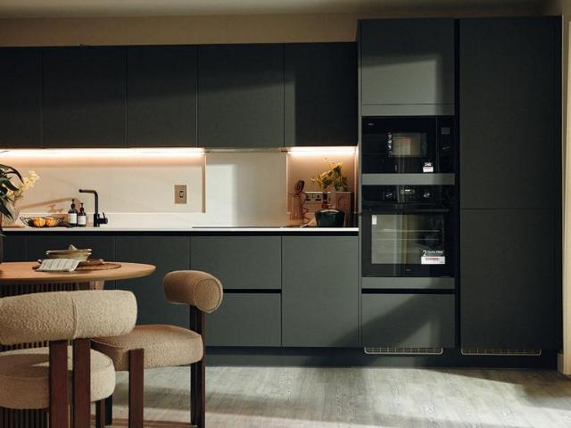 Flat for sale in London Borough of Hounslow, Strand