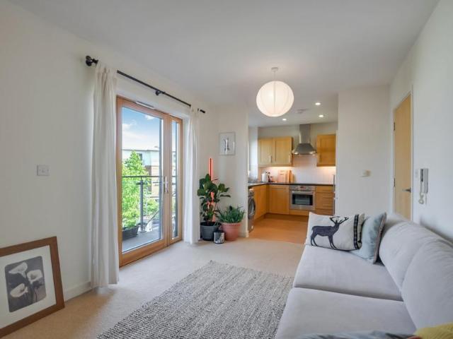 Flat for sale in College Park, Greater London