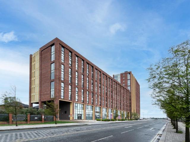 Flat for sale in Calderstones