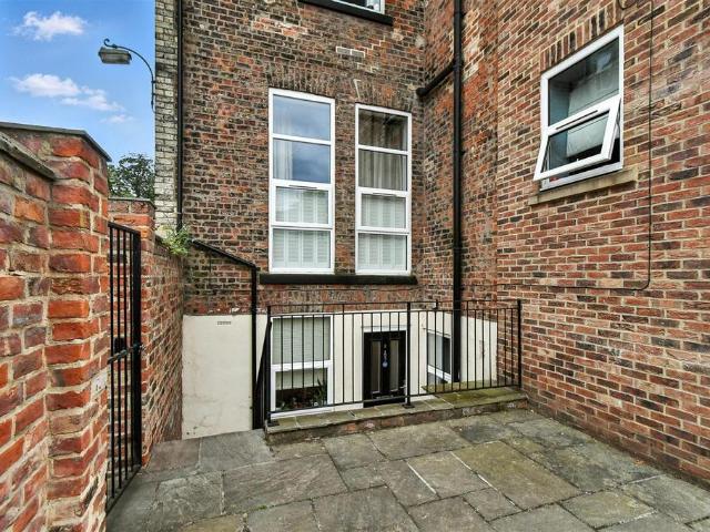Flat for sale in Holgate, High Field