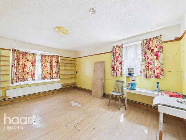 Flat for sale in Brayford, Lincolnshire