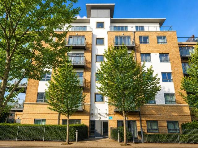 Flat for sale in College Park, Greater London