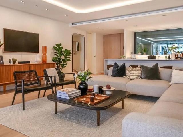 Flat for sale in City of Westminster, Greater London
