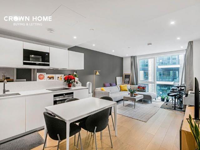 Flat for sale in Greater London