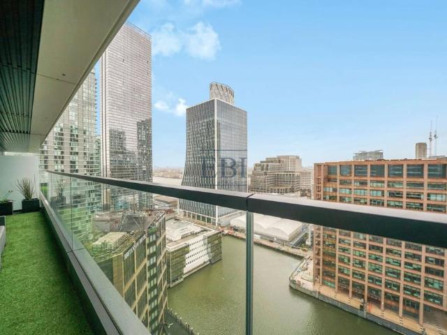 Flat for sale in Canary Wharf, Greater London