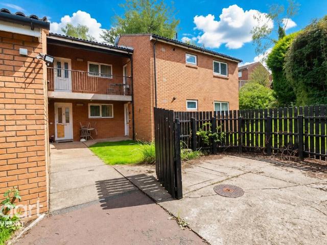 Flat for sale in Bassaleg, Newport