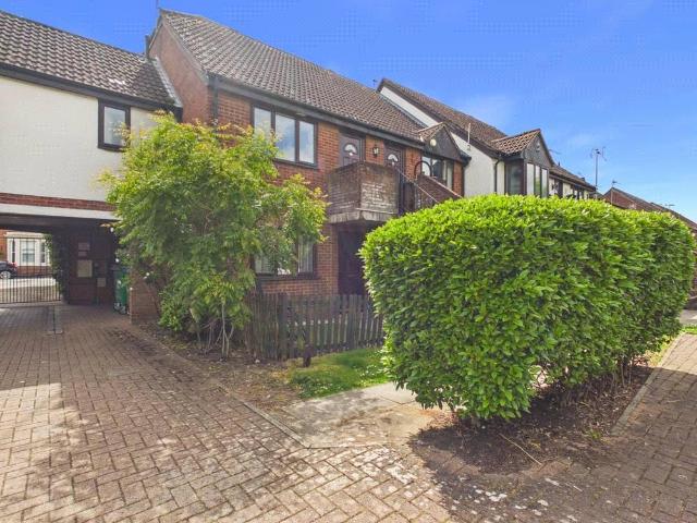 Flat for sale in Linden, Gloucester