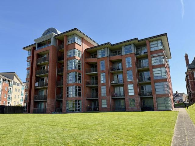 Flat for sale in Knowle, Blackpool