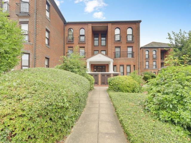 Flat for sale in Kursaal Estate, Alton Barnes