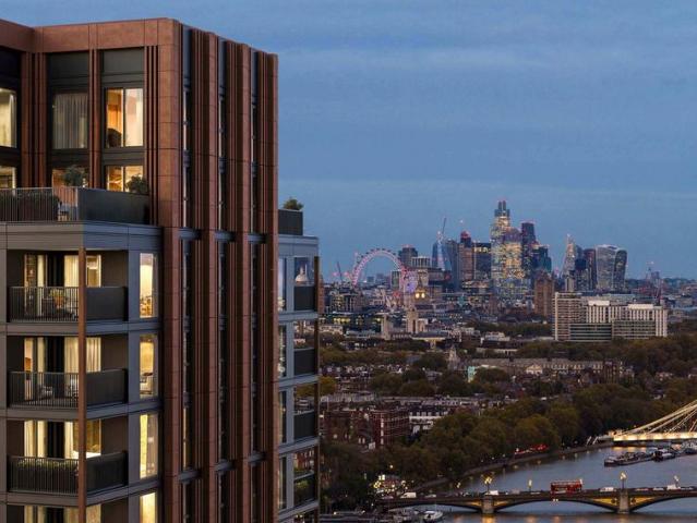 Flat for sale in Fulham, Greater London