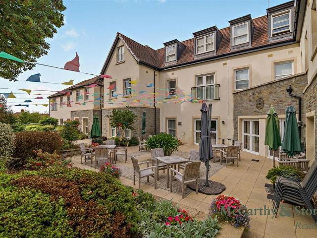 Flat for sale in Kingswood, South Gloucestershire