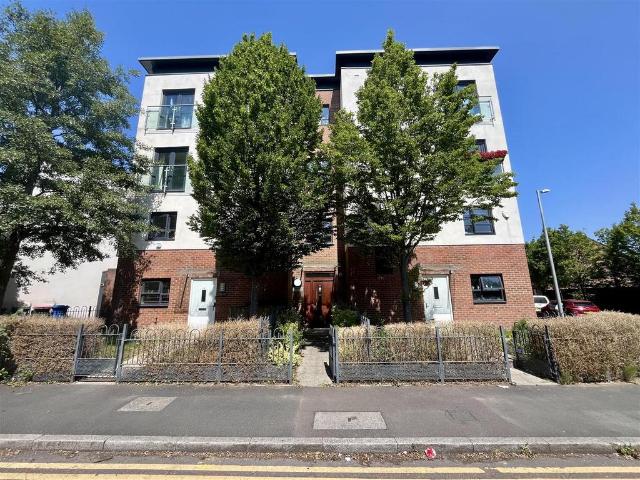Flat for sale in Salford, Greater Manchester