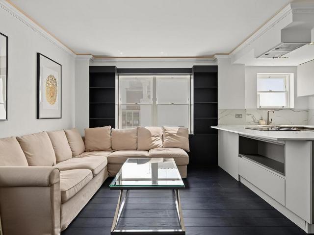 Flat for sale in Knightsbridge, Greater London