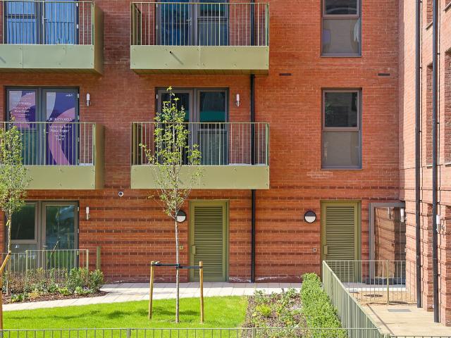 Flat for sale in New Barnet, Greater London