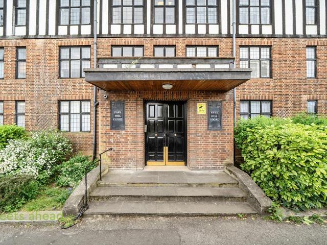 Flat for sale in London Borough of Croydon, Addiscombe