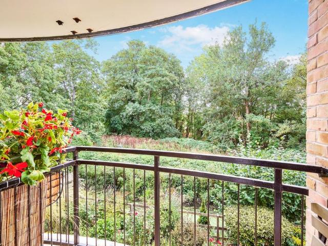 Flat for sale in Eaton Ford, Huntingdonshire