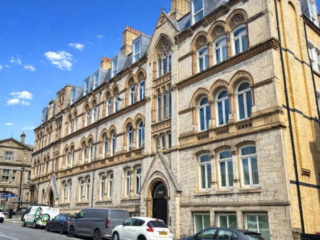 Flat for sale in Calderstones