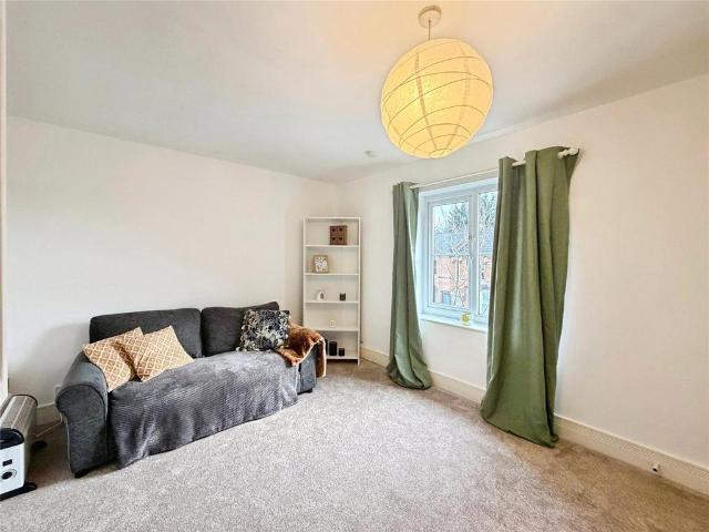 Flat for sale in Green Close, Warwickshire