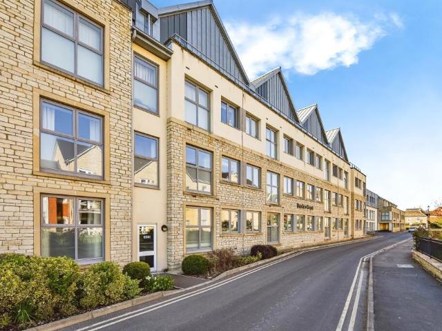 Flat for sale in Chippenham, Wiltshire