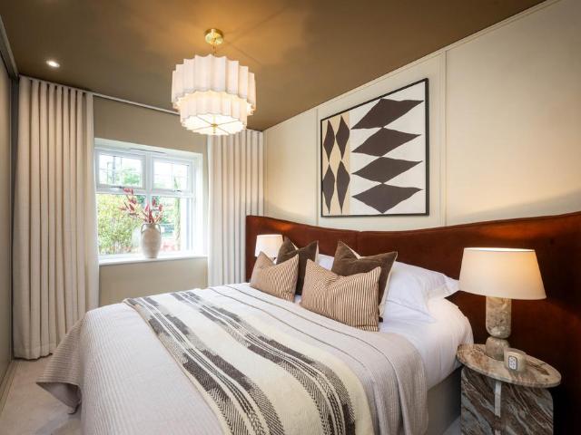 Flat for sale in Beaconsfield New Town, Knotty Green