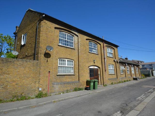 Flat for sale in Sheerness, Oad Street