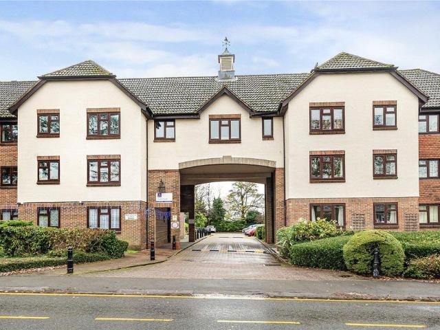 Flat for sale in London Borough of Bromley, Greater London