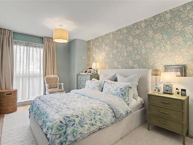 Flat for sale in Islington, Greater London