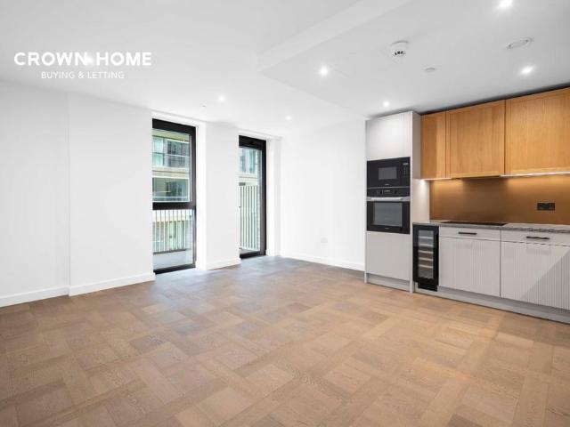 Flat for sale in St. George in the East, Wapping