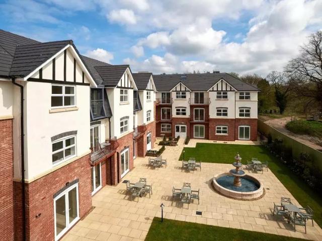 Flat for sale in Handforth