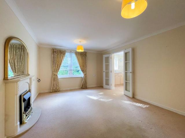 Flat for sale in Windmill Hill, Hamerton