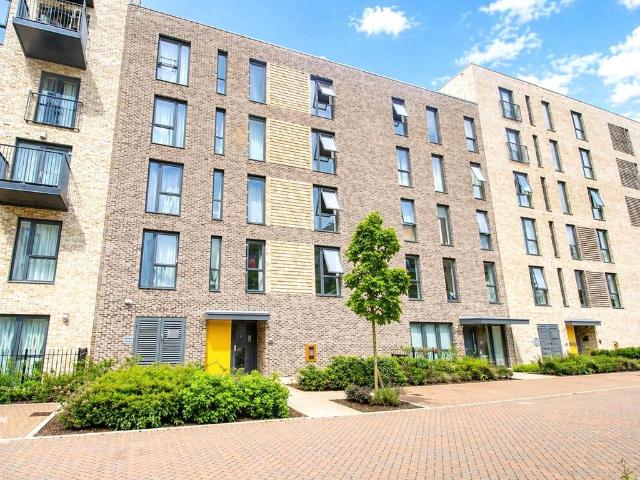 Flat for sale in Colindale, Greater London