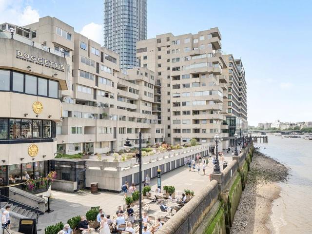 Flat for sale in Greater London