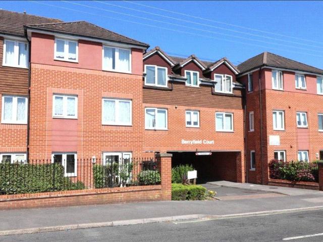Flat for sale in Hedge End, Helford
