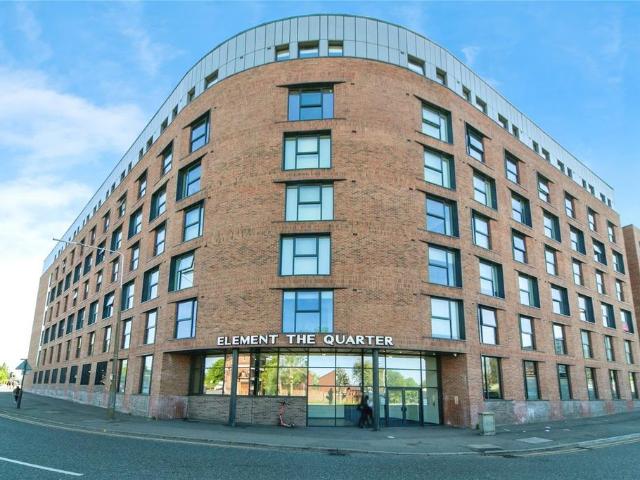 Flat for sale in Calderstones