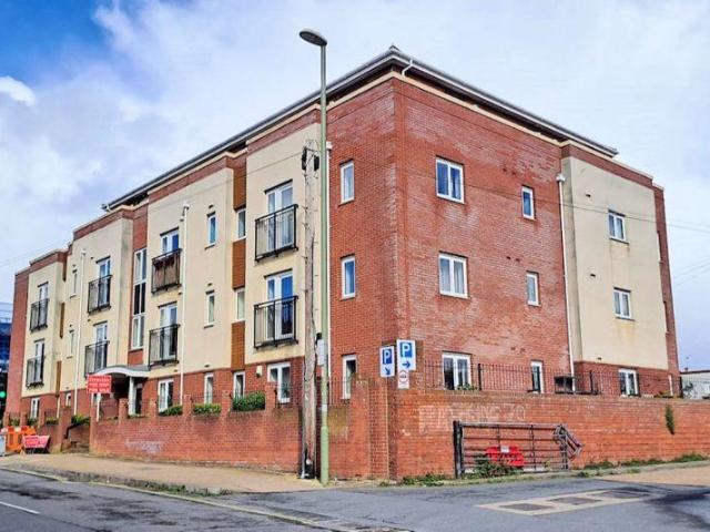 Flat for sale in Fareham, Hampshire