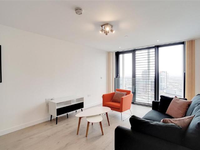Flat for sale in Stratford Marsh, Greater London