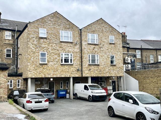 Flat for sale in Bexley, Greater London