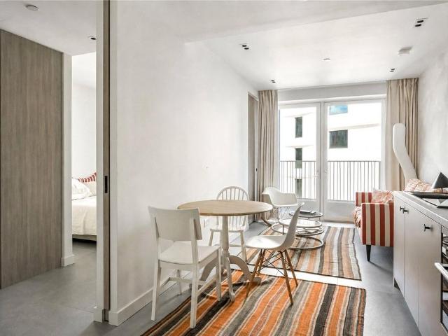 Flat for sale in King's Cross, Greater London