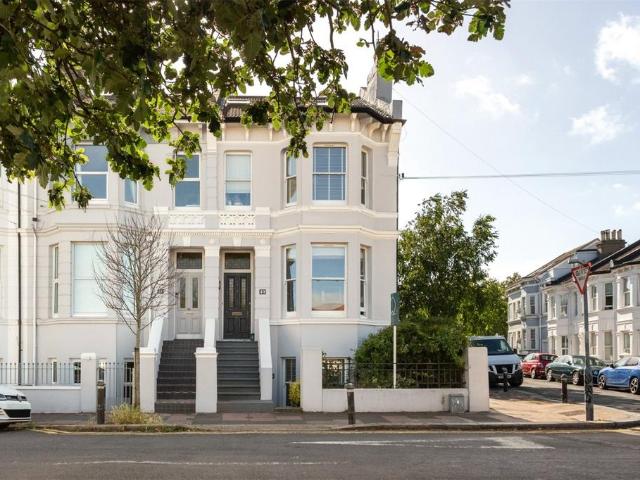 Flat for sale in Brighton & Hove