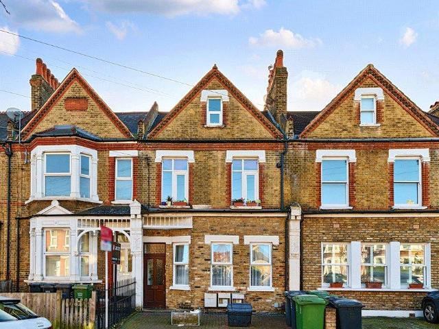 Flat for sale in London Borough of Lewisham, Ladywell