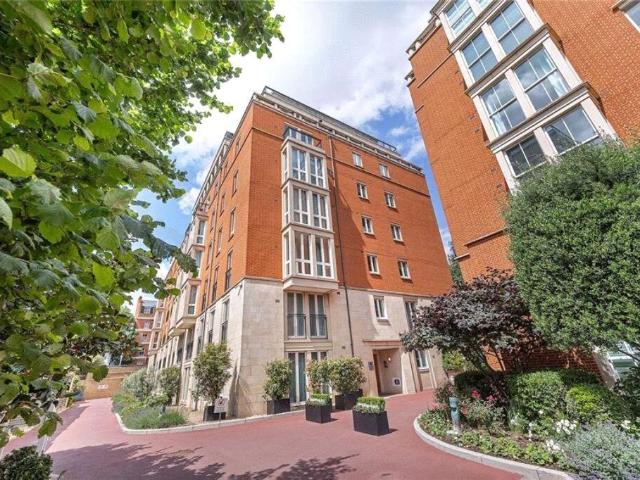 Flat for sale in Lot's Village, Greater London
