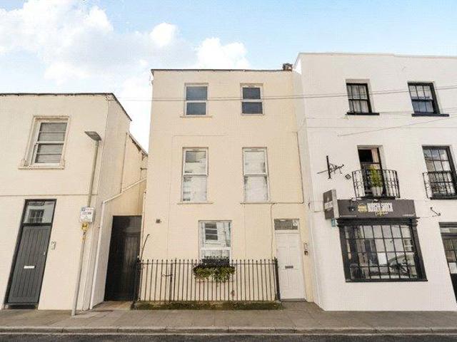 Flat for sale in Ewens Farm, Golden Valley