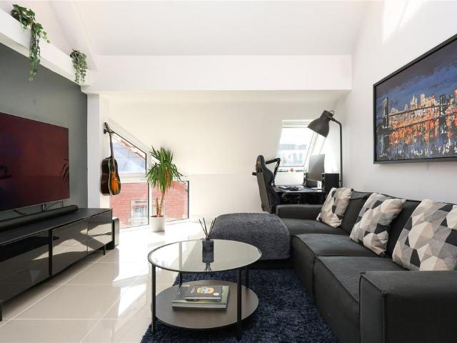 Flat for sale in Redcliffe, Feckenham