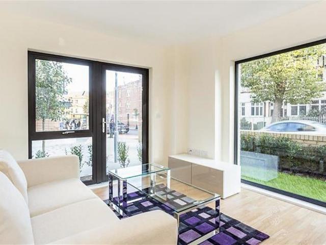 Flat for sale in Brondesbury, Greater London
