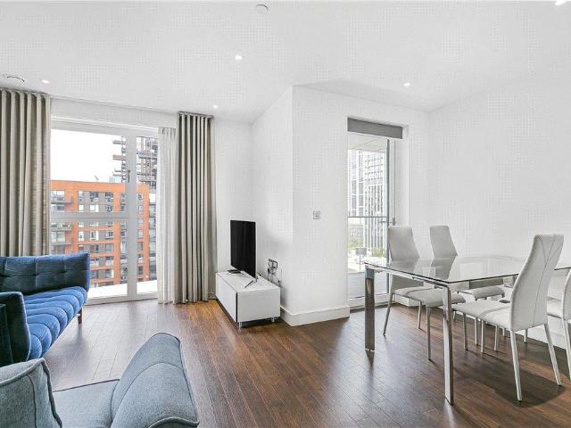 Flat for sale in London Borough of Lambeth, Greater London
