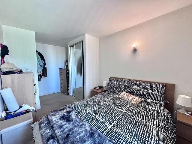 Flat for sale in Hayes, Greater London