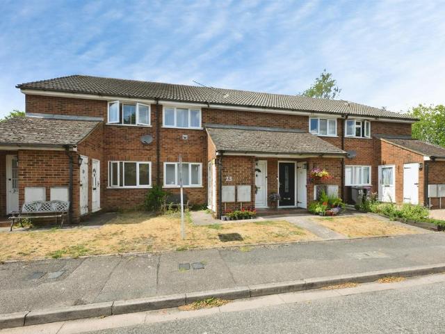 Flat for sale in Kings Hill, Colliers End
